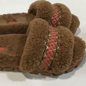 Women’s UGG Cozetta Braid Brown Fuzzy Slippers with Pink Accents Size 7